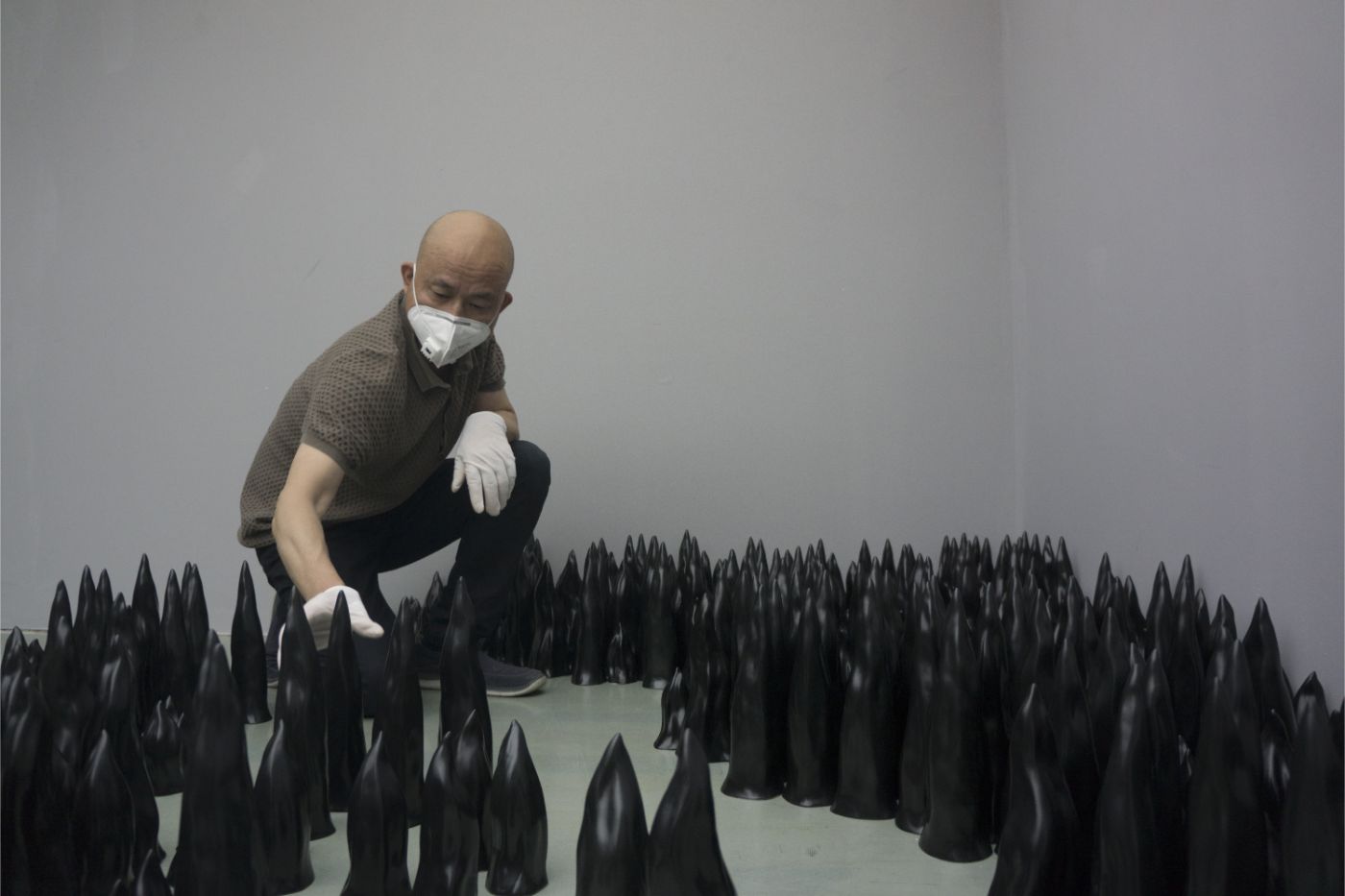 Liu Jianhua installing Black Flame