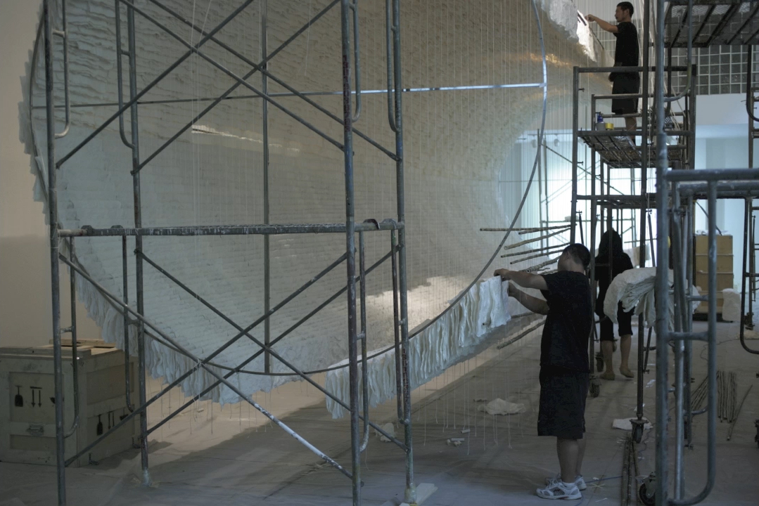 Video still of an installation of Zhu Jinshi's Boat, 2012. Photo courtesy of the artist and Pearl Lam Galleries.